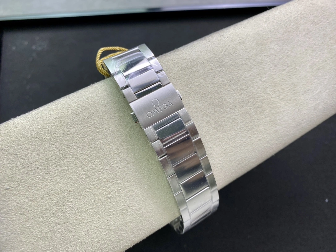 CBD Factory Omega Seamaster Aqua Terra 150M 41mm Black Horizontal Teak Dial Green Seconds Hand Stainless Steel Bracelet (231.10.42.21.01.004) 1:1 Super Clone – DD8900 Movement Bright 235